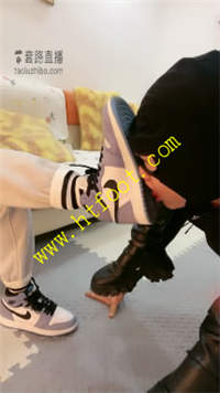 c2ditcd0wt4.jpg