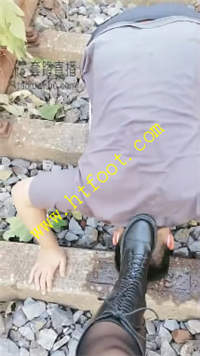 c4thdmnsvp0.jpg