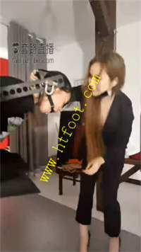 q2hyaxmupc4.jpg