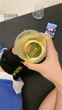 ktwfd1h1wo4.jpg
