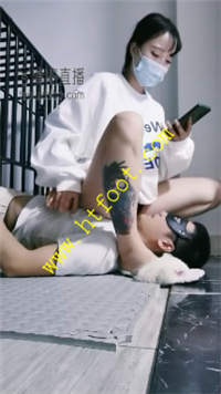 1xrhkxx40mg.jpg