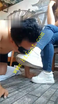 edxc12bdkft.jpg