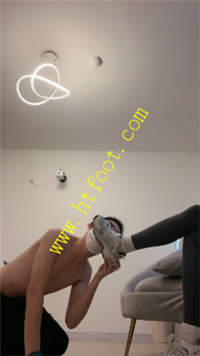 2m255wvk4om.jpg