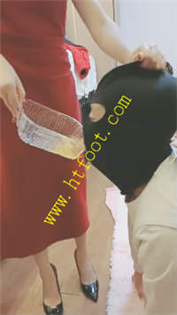 v2p15i1uvbq.jpg