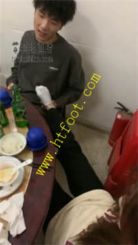 mwz2upt1bao.jpg