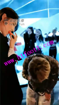 i0ombx44fab.jpg