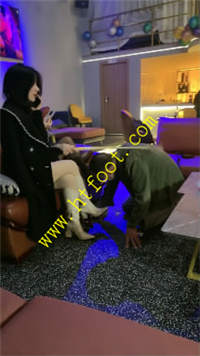 01zocber0kj.jpg