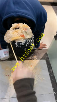 fz1ulu4eqma.jpg
