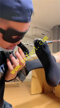 aq1fwvebhop.jpg