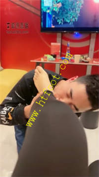 lq4cevjt0ja.jpg