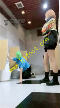 4npxeyx0yxx.jpg