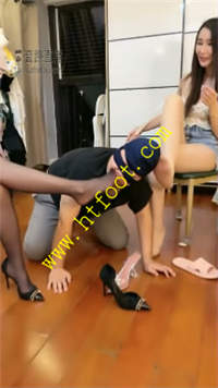 ahrwuuf5a44.jpg