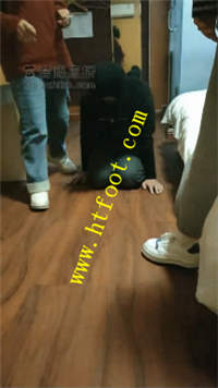 wlcev2zt2i1.jpg