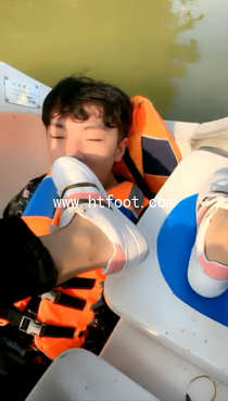 a5qavhi5iv1.jpg