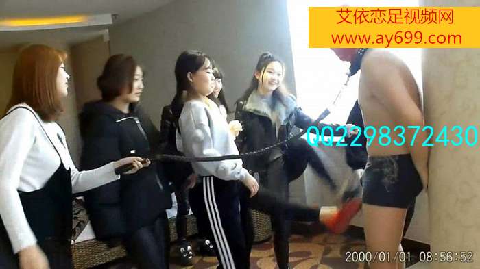 qxwm1kd2cf0.jpg
