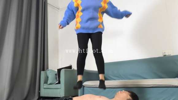 mnghern1vm4.jpg