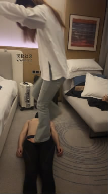 1jhuqxpgcem.jpg