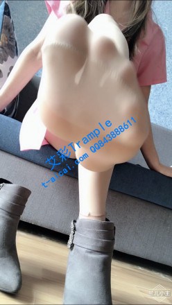 xefg0v0vf40.jpg