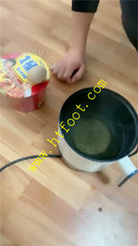 e4ws2tld504.jpg