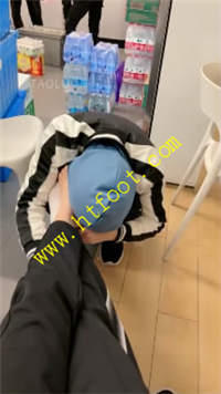 y1upe11eogr.jpg