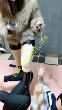 dw0umumd4zy.jpg