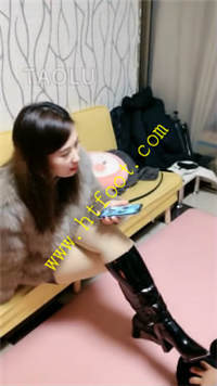 siu05pu12gr.jpg