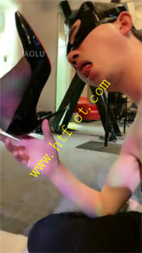 j2n30vhyllv.jpg