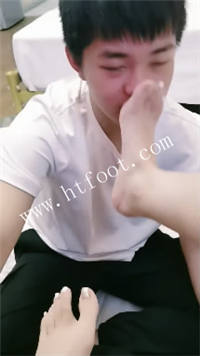 vf5vrcmc4i0.jpg
