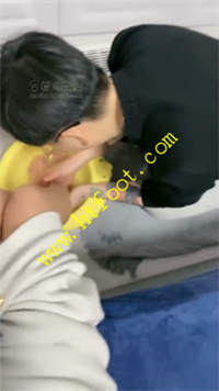 v2tuqz5cea5.jpg