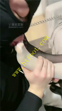 ca30bikhnf4.jpg