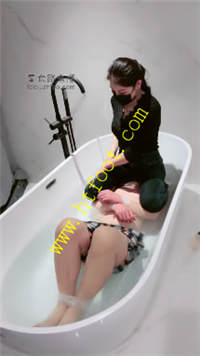 5bf2l2d1mws.jpg