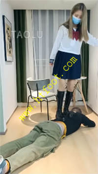 wcuroy35j1e.jpg