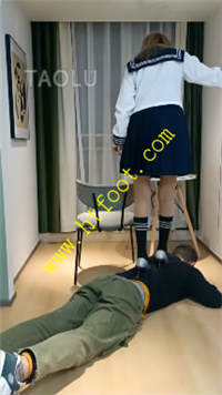 qjjaqoaxsno.jpg