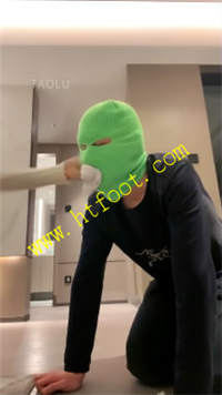 ynrtk5t333o.jpg