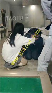 ar1dtty52a4.jpg