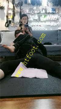 y1tifxypmil.jpg