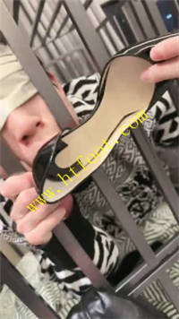 fb4iy2zn141.jpg