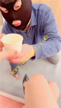 upy4zubzhrx.jpg