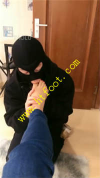 35vtk4m0ii0.jpg