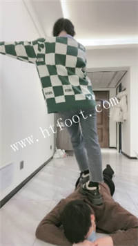 2htq04kkpzc.jpg