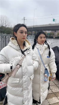 lu31uxouz03.jpg
