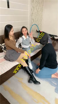 p13a0yx5e5c.jpg