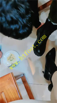 erqe3cpjn33.jpg