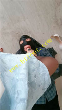 52duj1j5is2.jpg