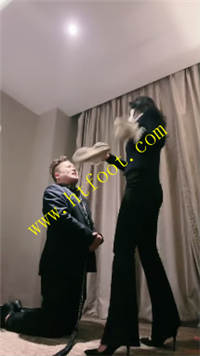 xcot0bx2km4.jpg