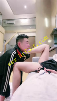 d33u31kaz1c.jpg