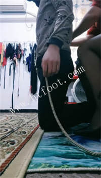 cb5db4seeqr.jpg