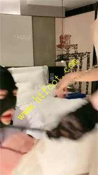 2cwyfn5aktd.jpg