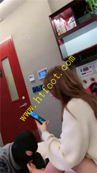 1uetcifcr3s.jpg
