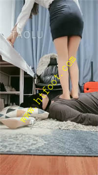 xhwhs5pd55h.jpg